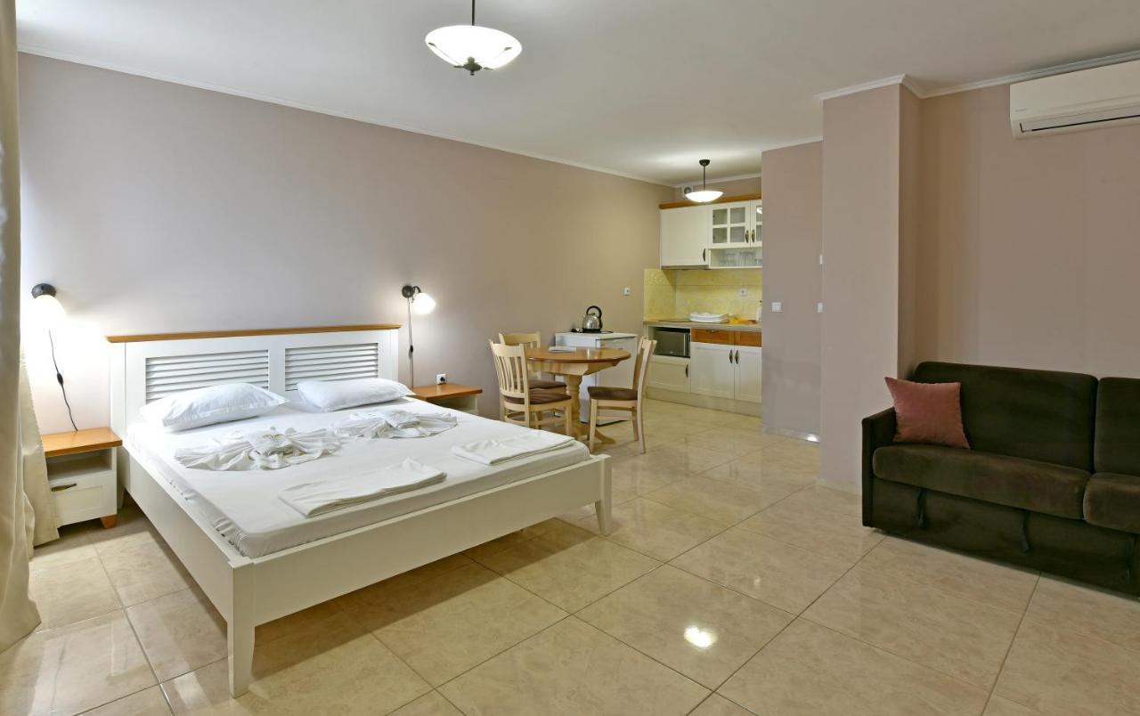 Sirena Palace Family Hotel Obzor Kültér fotó