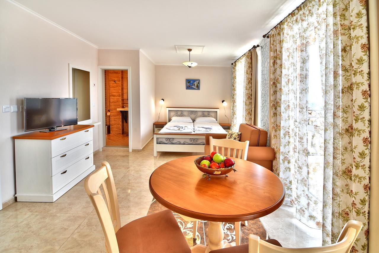 Sirena Palace Family Hotel Obzor Kültér fotó